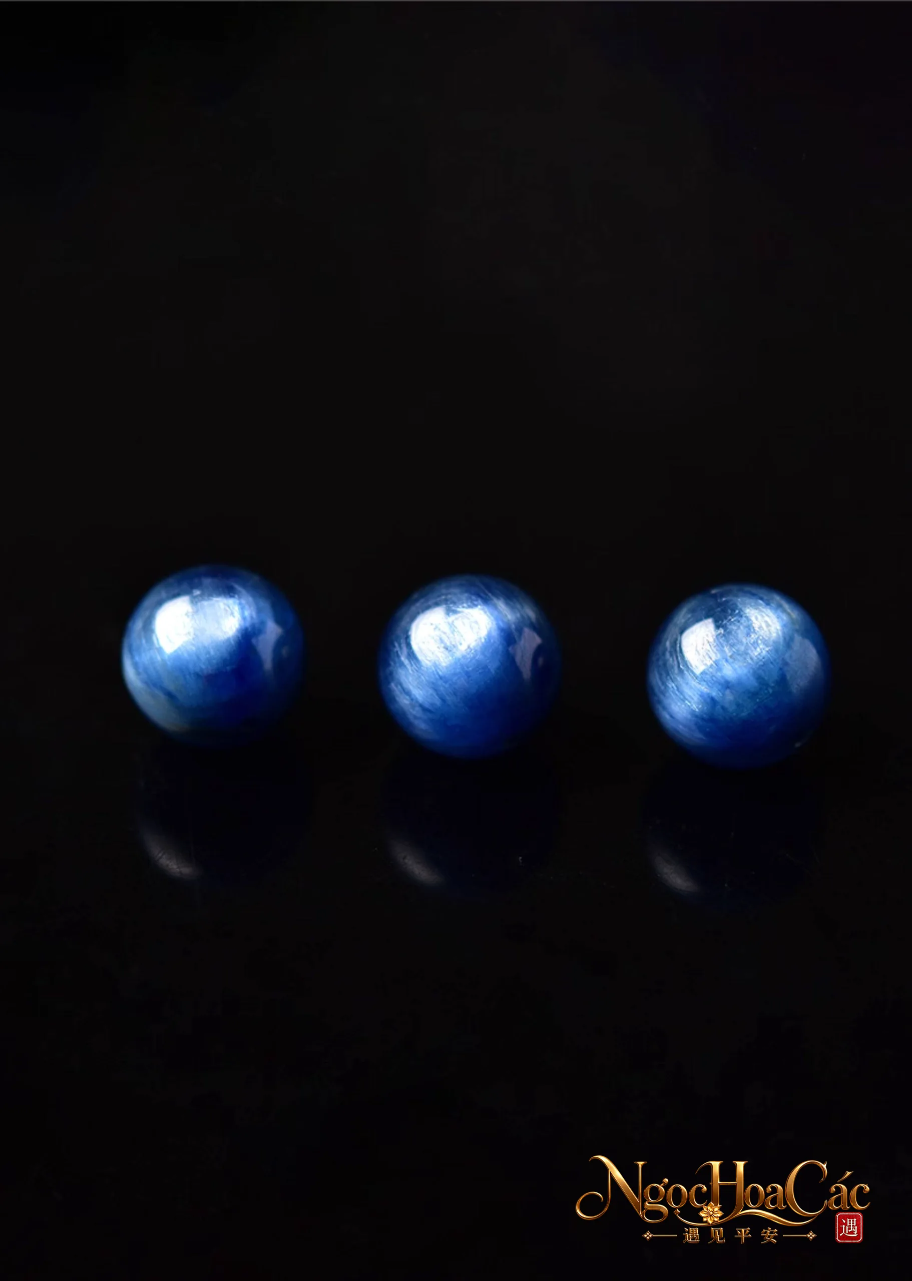 Hạt đá kyanite (lam tinh thạch) rời Đông Hải