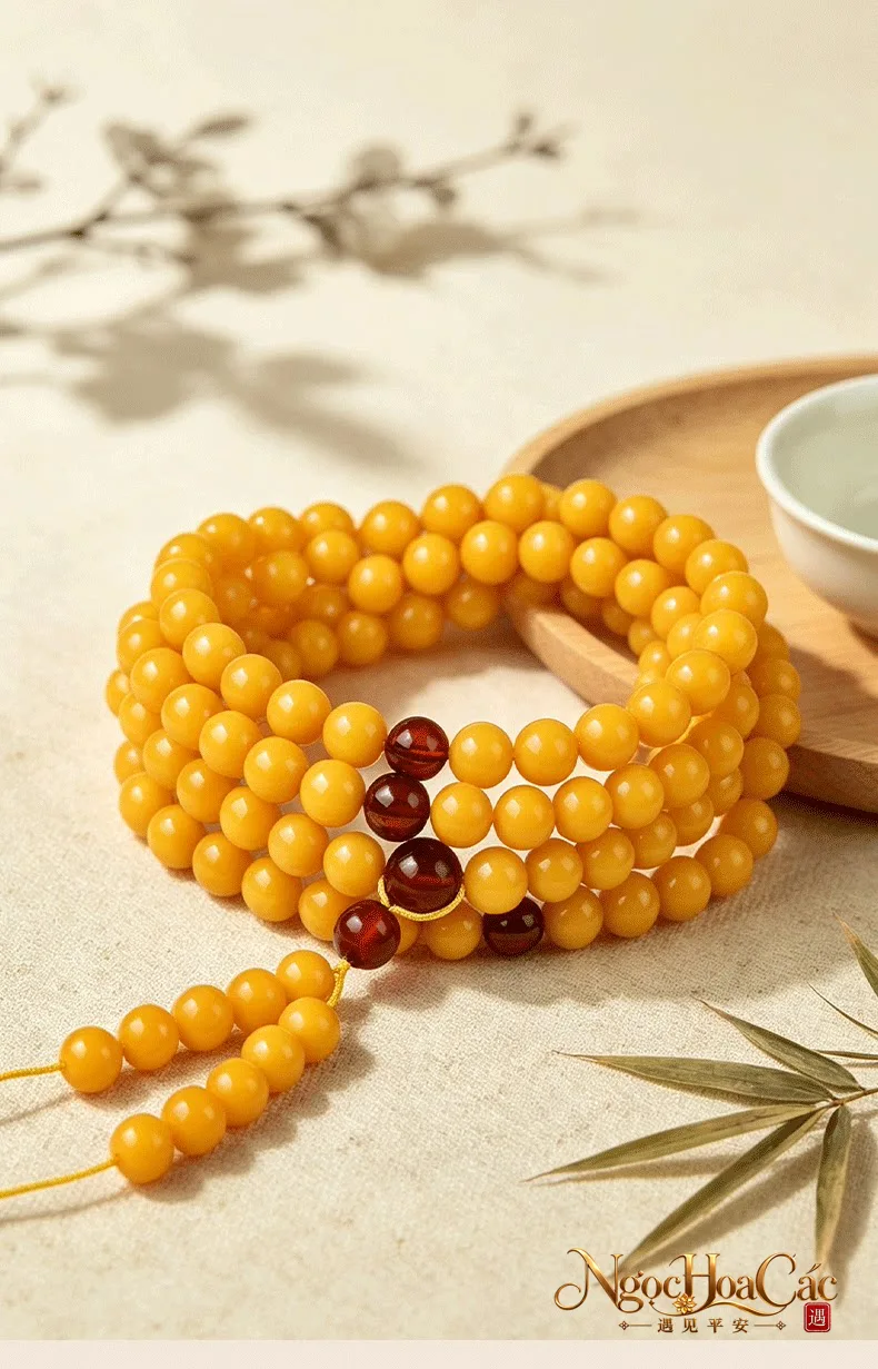 Vòng tay mật lạp vàng mỡ gà Đông Hải