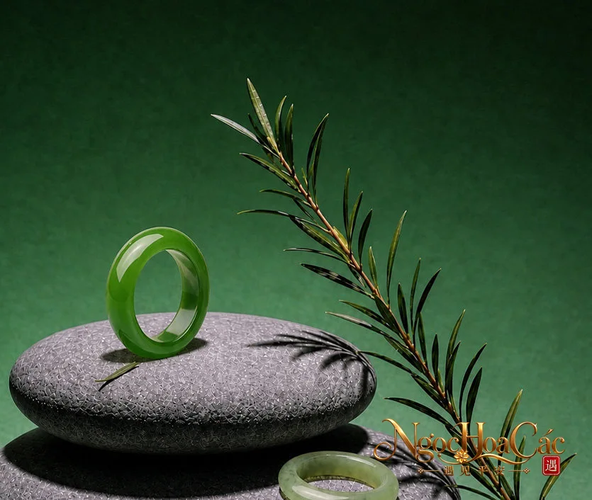 Nhẫn ngọc Hòa Điền nguyên khối Cung Lý