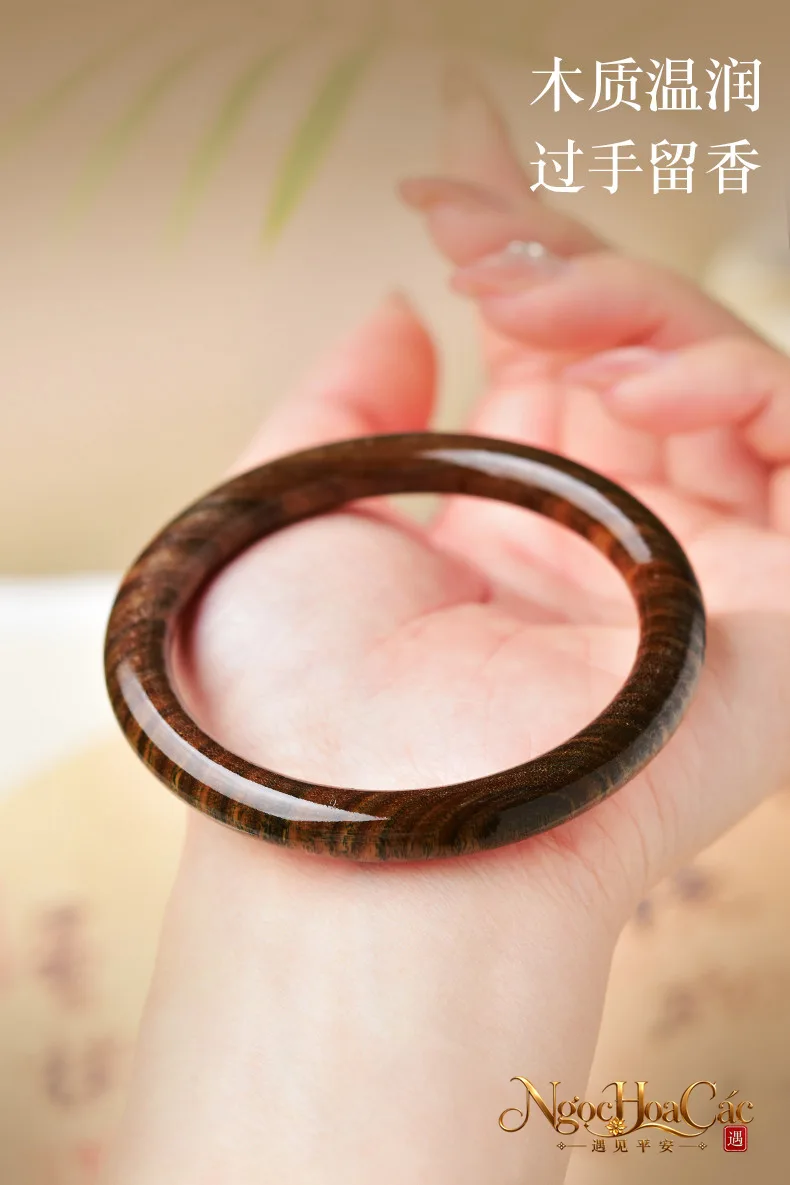Vòng kiềng gỗ đàn hương Đông Hải