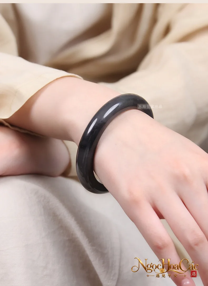 Vòng ngọc Hòa Điền tím khói nguyên khối Đông Hải
