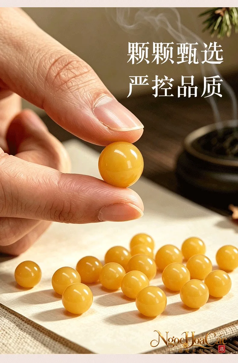 Vòng tay mật lạp vàng mỡ gà Đông Hải